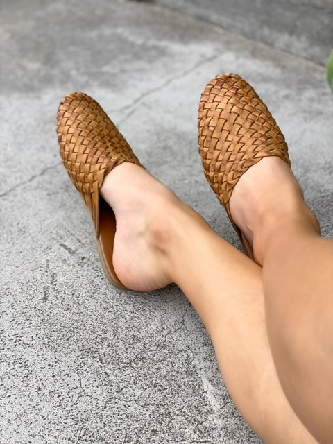 St agni bunto hot sale woven loafers vintage tan